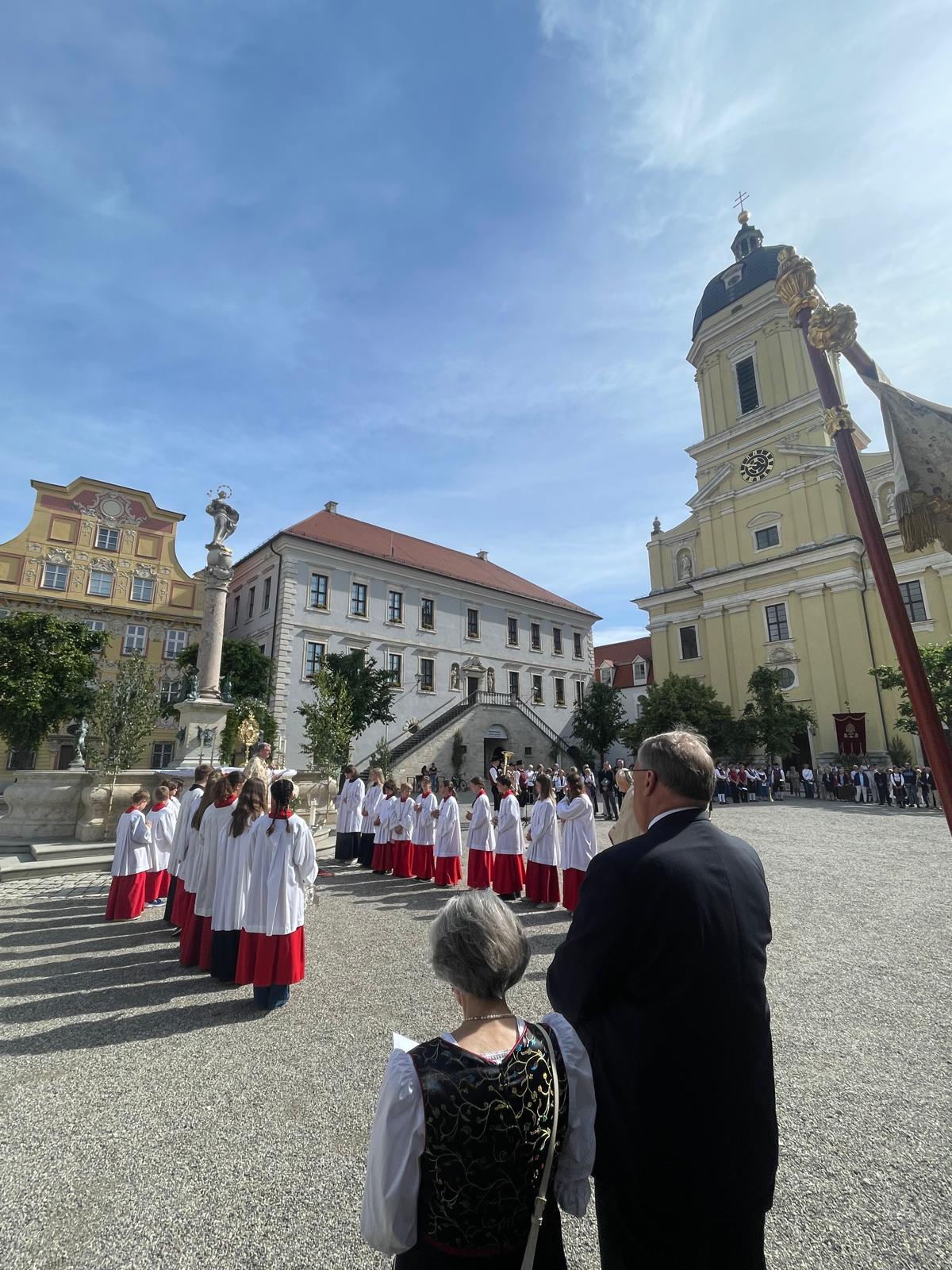 Fronleichnam in Neuburg: Zeichen für Glauben, Heimat und Gemeinschaft